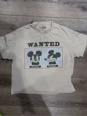 WANTED Graphic Crop Top - Cream